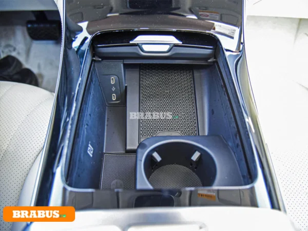 BENZ-EQE-electric-vehicle-Central-control_8