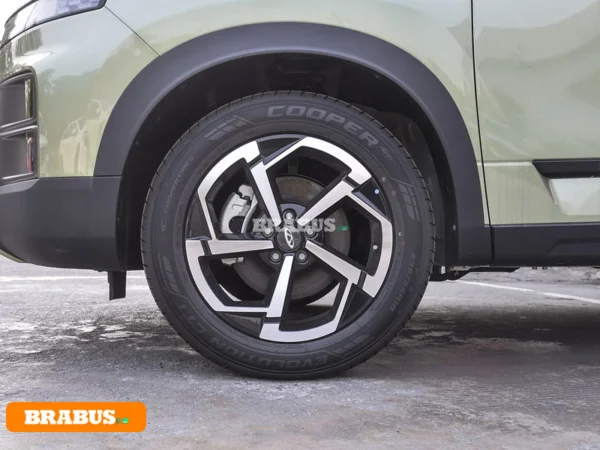 Discovery-06-gasoline-vehicle-Detail_2