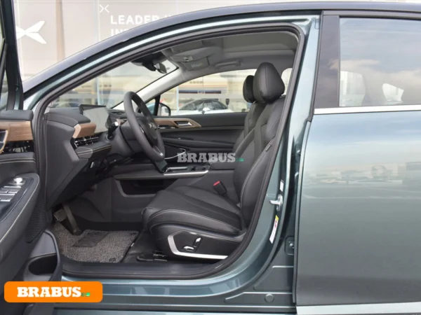 Xpeng-P5-электромобиль-Space_2