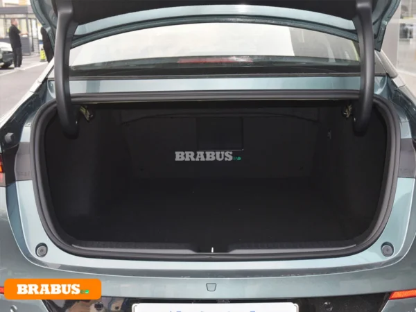 Xpeng-P5-электромобиль-Space_6